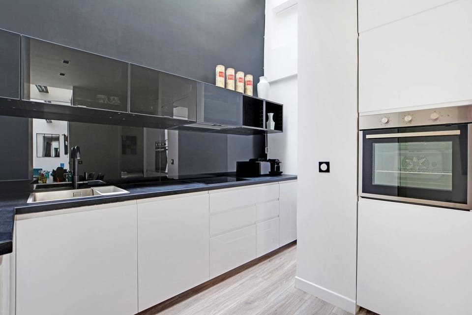Superb apartment with hammam -4BR-12P- Bastille Apartment in Paris