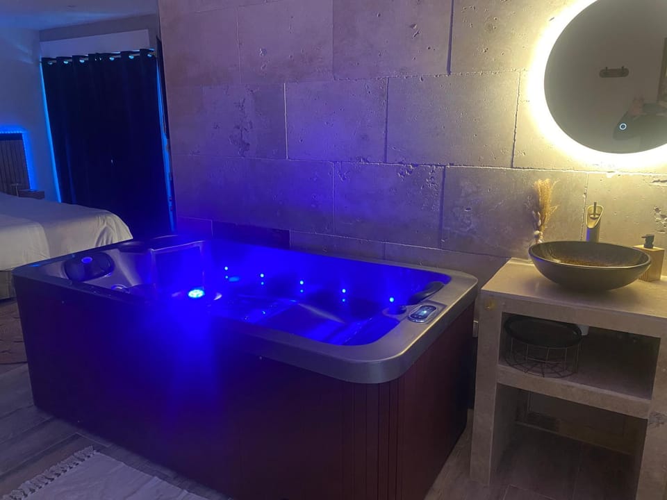 Côté spa Bed and Breakfast in Marignane