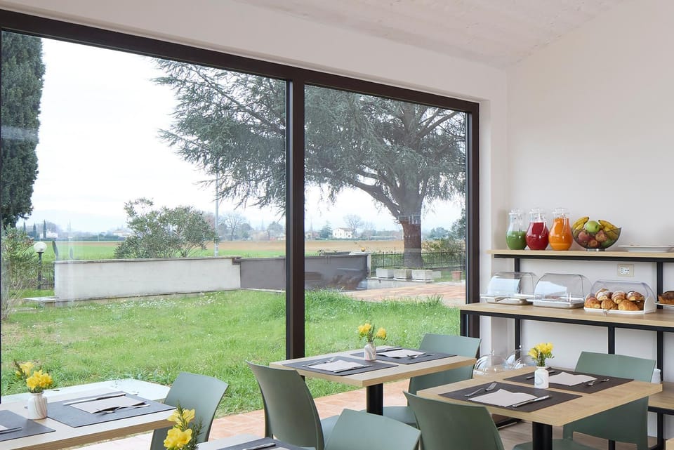 Garden, Garden view, Buffet breakfast
