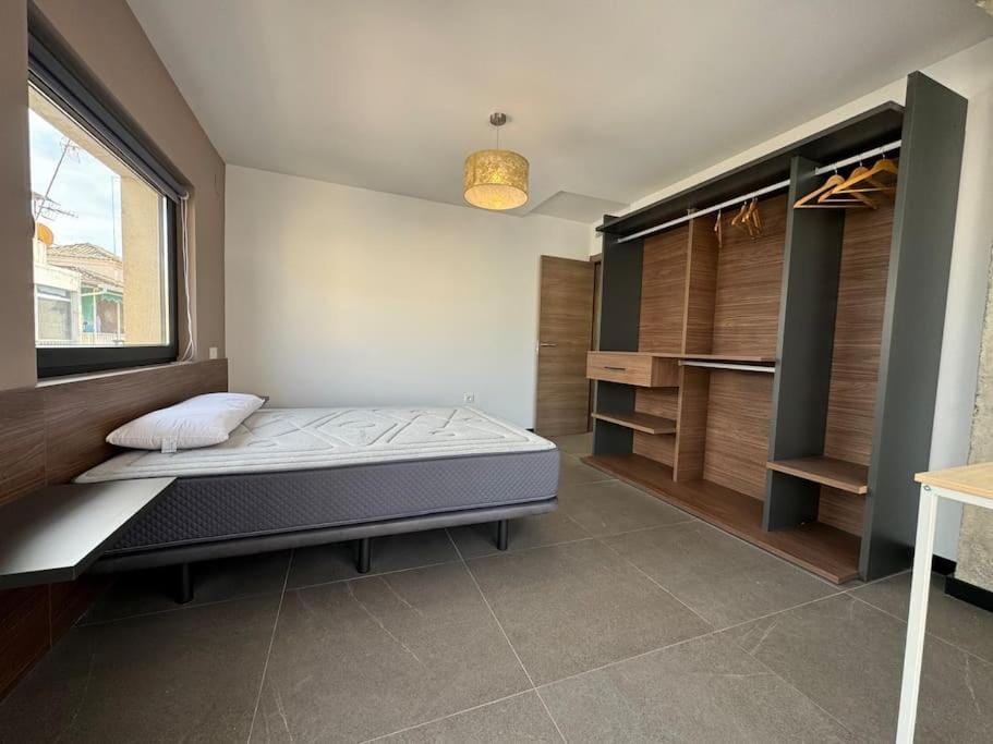 Bed, Photo of the whole room, Bedroom, wardrobe