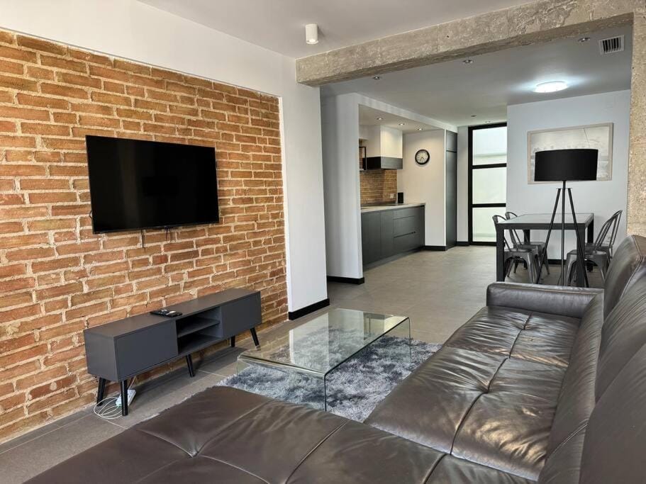Communal lounge/ TV room, TV and multimedia, Living room, Seating area