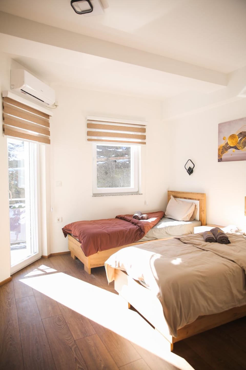 Bed, Photo of the whole room, Bedroom, air conditioner