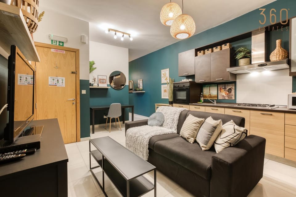 TV and multimedia, Kitchen or kitchenette, Living room, Seating area, minibar, oven, pet friendly