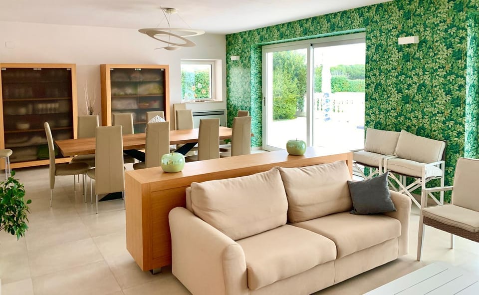 Seating area, Dining area