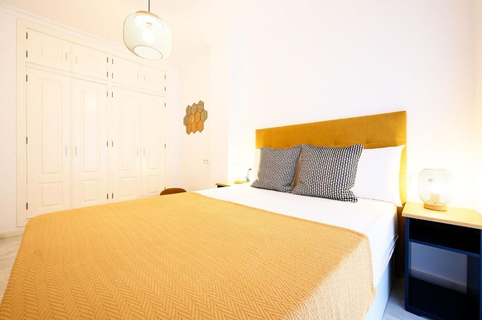 Bed, Bedroom, internet, internet, locker, locker, storage, wardrobe, air conditioner, air conditioner