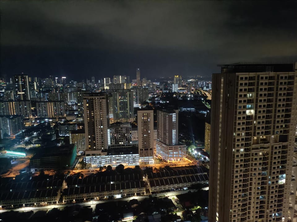 Urban Suites 3 Rooms, Cat Theme & Romantic Apartment in George Town