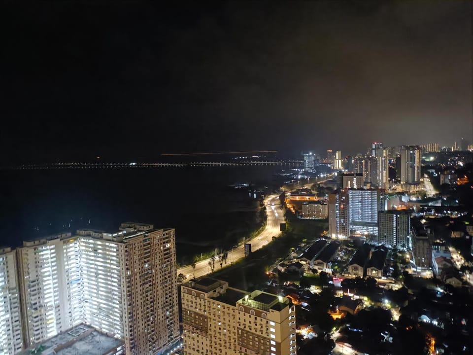 Urban Suites 3 Rooms, Cat Theme & Romantic Apartment in George Town