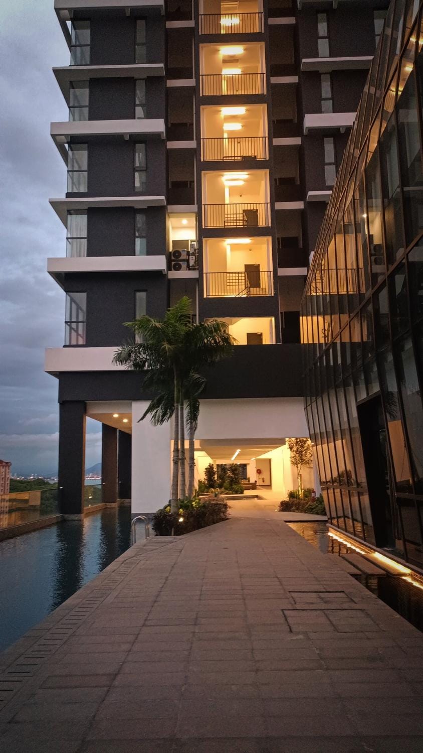 Romantic Sea View Room @ Urban Suites, Jelutong Apartment in George Town