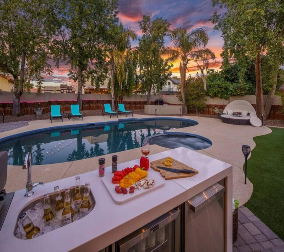 Hot Tub, Pool view, Swimming pool