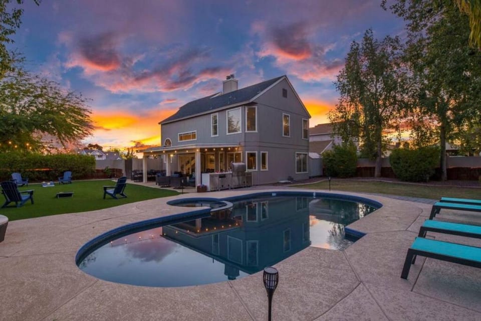 Garden, Swimming pool, Sunset, sunbed