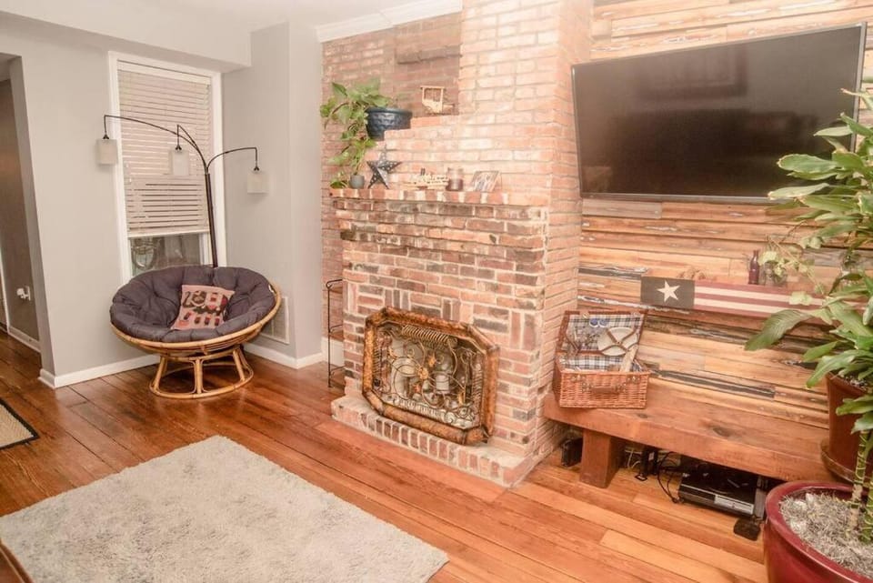 Johns Hopkins Historic Renovated home - Fells Point! House in Baltimore