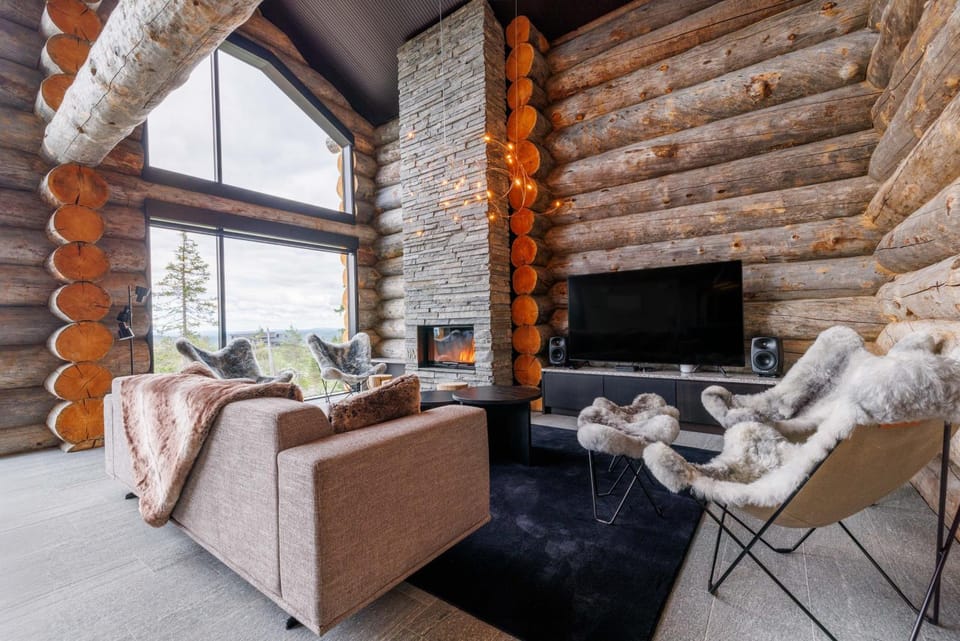 Communal lounge/ TV room, TV and multimedia, View (from property/room), Living room, Seating area, Evening entertainment, Mountain view, fireplace