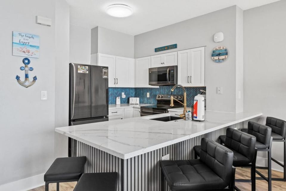 Kitchen or kitchenette, Seating area, Dining area, minibar, oven
