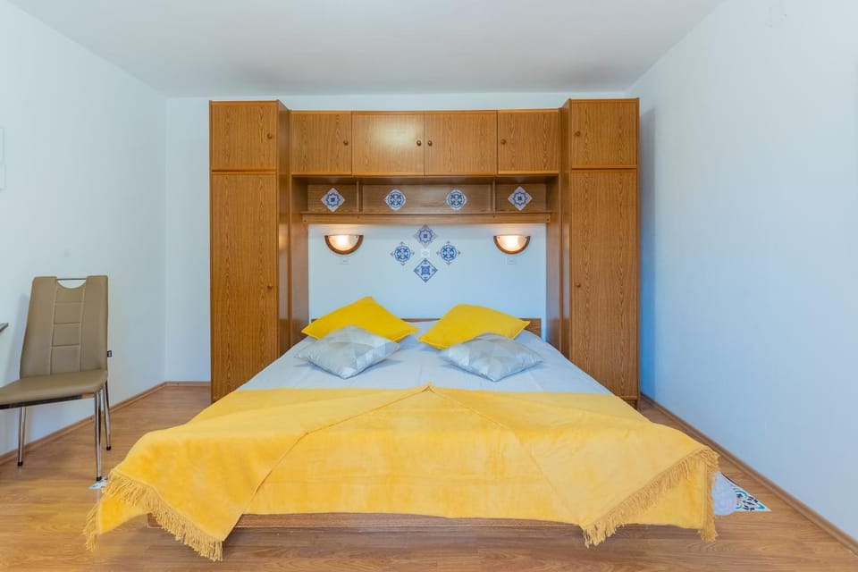 Bed, Photo of the whole room, Bedroom, wardrobe