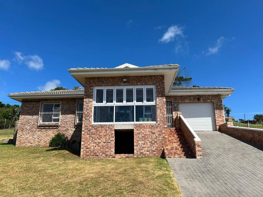 Beautiful suite Game Park view House in Port Elizabeth