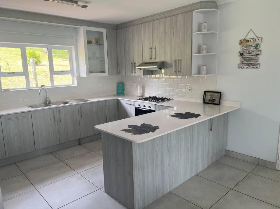 Beautiful suite Game Park view House in Port Elizabeth