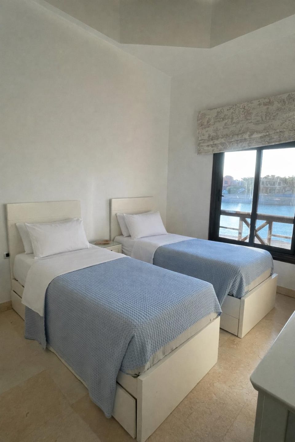 Bed, View (from property/room), Bedroom, Lake view