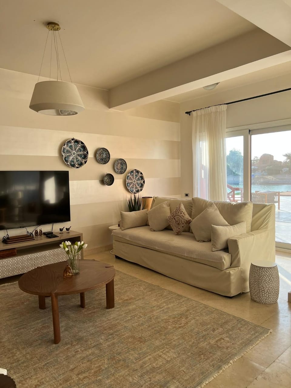 TV and multimedia, Living room, Seating area
