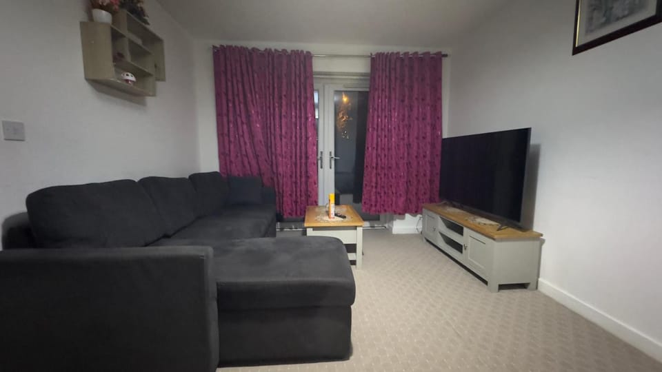 TV and multimedia, Seating area, Evening entertainment