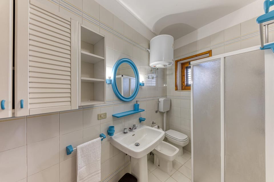 Bathroom, Living room