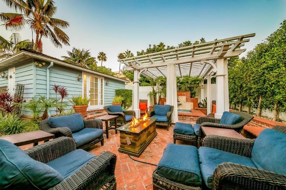 Oceanfront Dog Friendly Home with Waterfront Porch, Gas Grill, Hot Tub & Fire Pit House in La Jolla