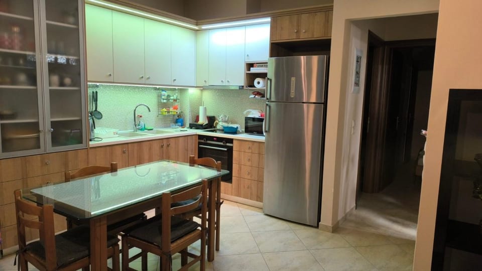 Dining area, kitchen