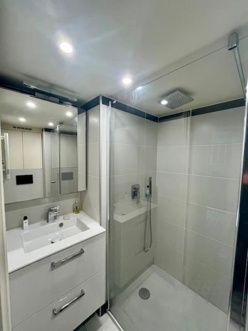 Élégance, 4 Pers, palais des congrès Apartment in Paris