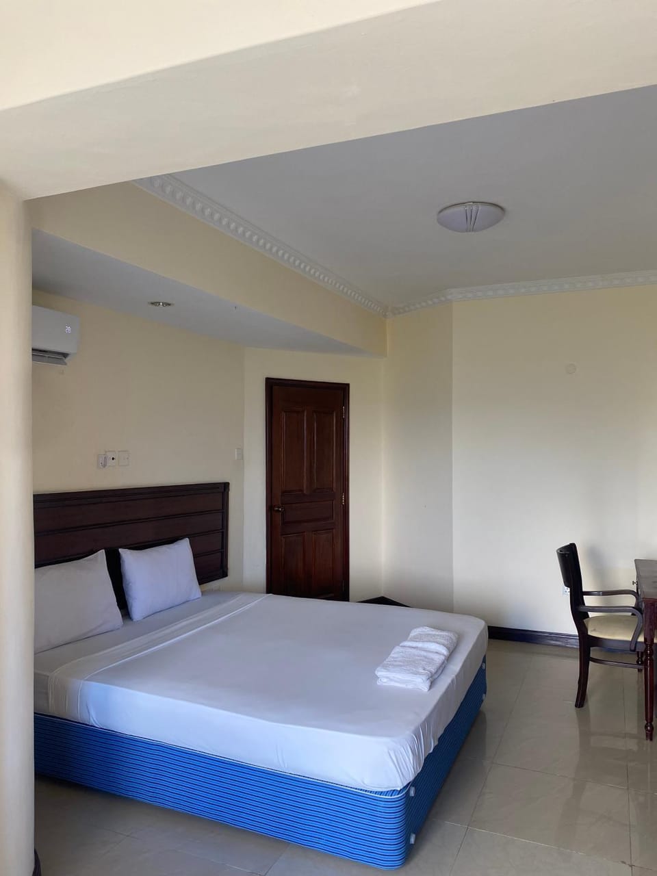 Bedroom, air conditioner