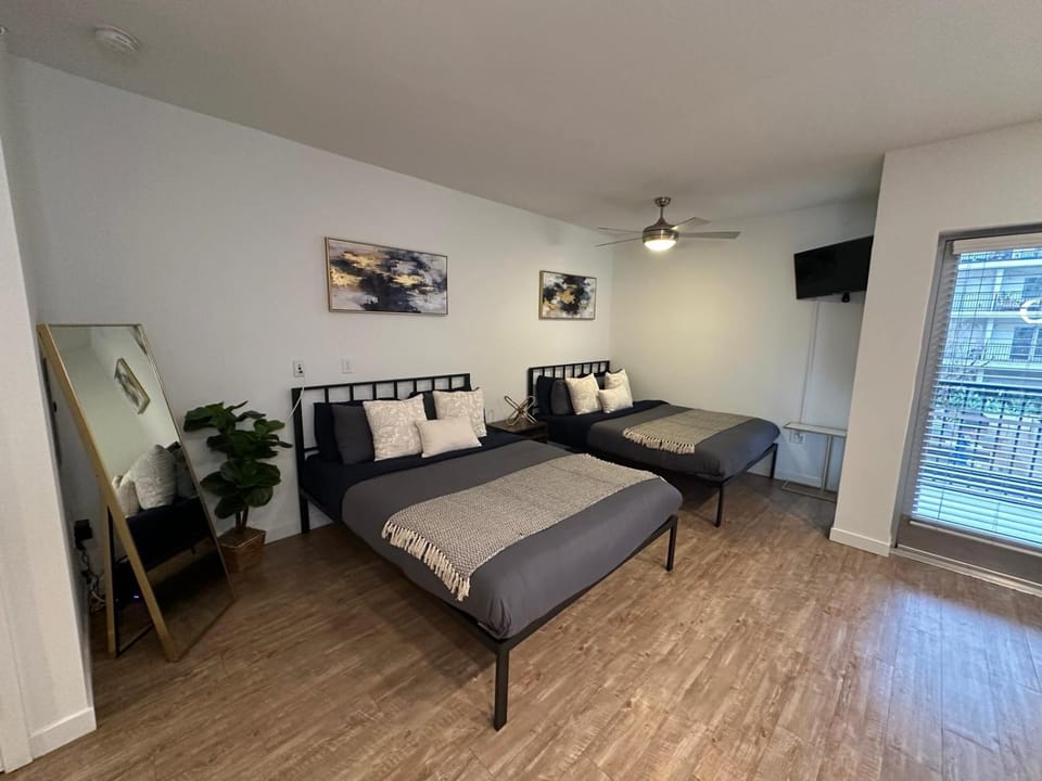Hollywood Universal Studios Apartment FREE parking Apartment in Hollywood