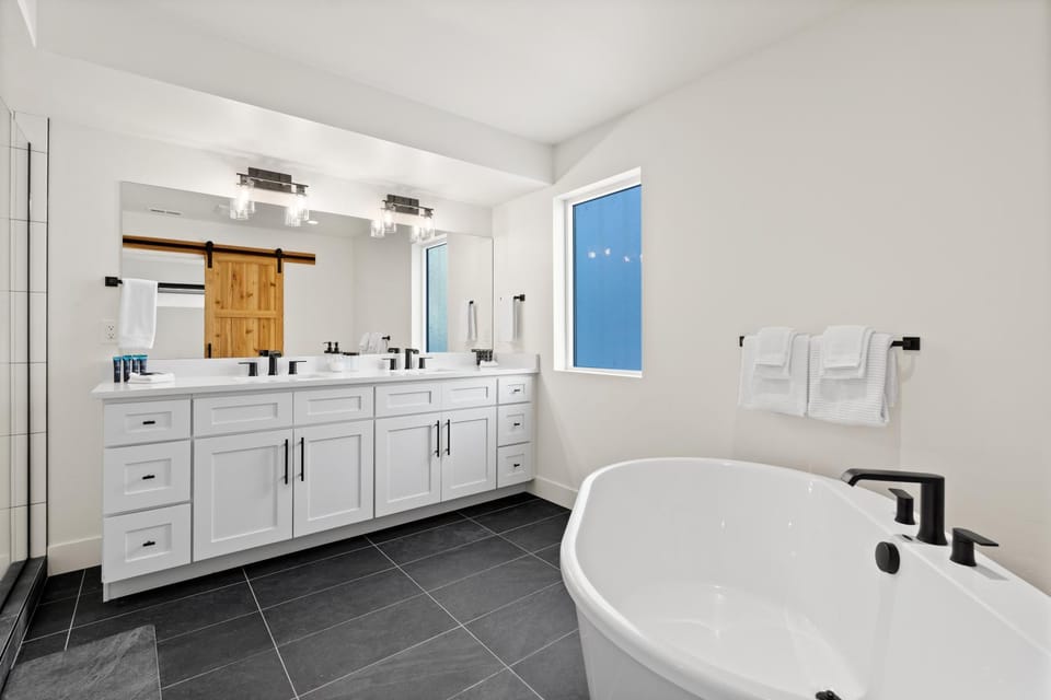 Bathroom, Bath