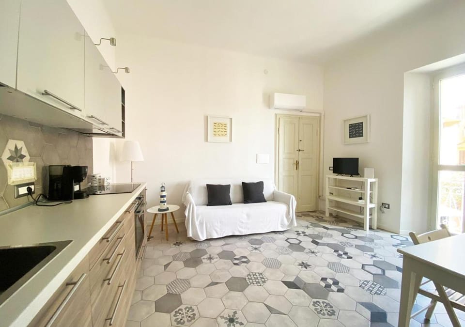 TV and multimedia, Kitchen or kitchenette, Living room, Seating area, Dining area, Bedroom