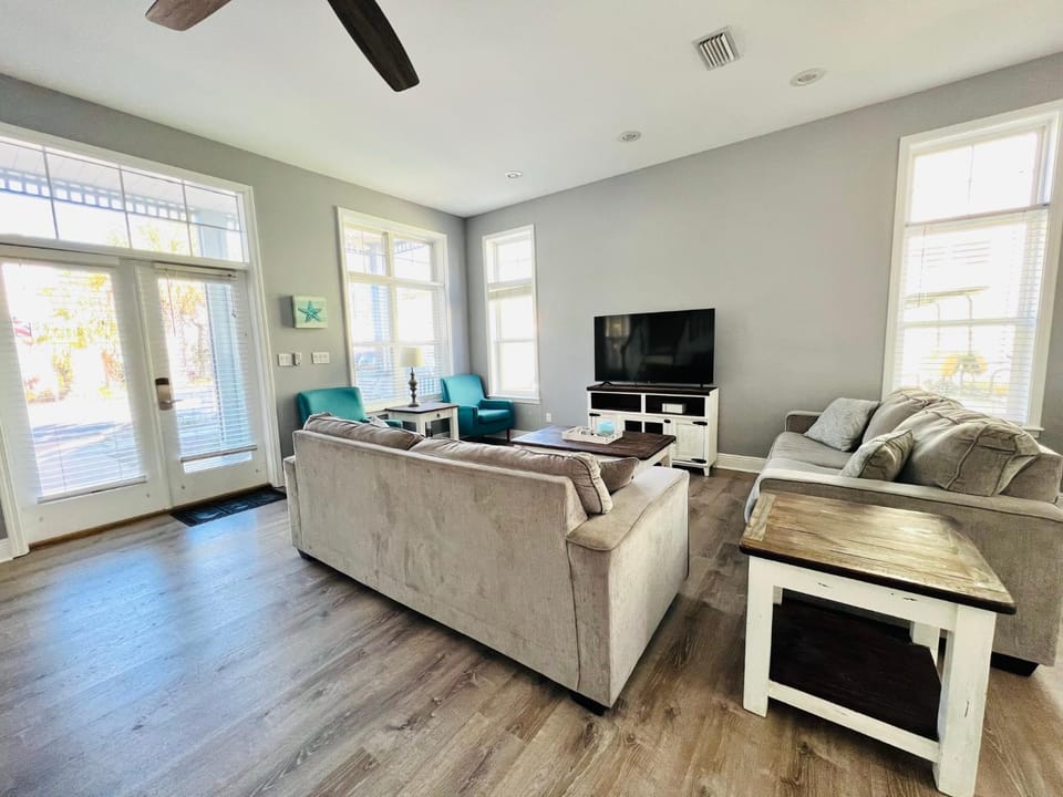Runaway to 30A - Pool - Gym - Walk to Beach House in South Walton County
