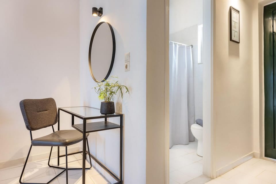 Bathroom, Photo of the whole room, Bedroom