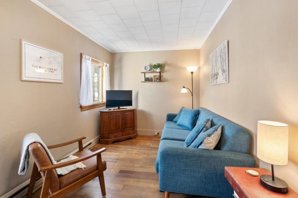 Squam Waterfront 2 bed rental (Suite 6) House in Ashland