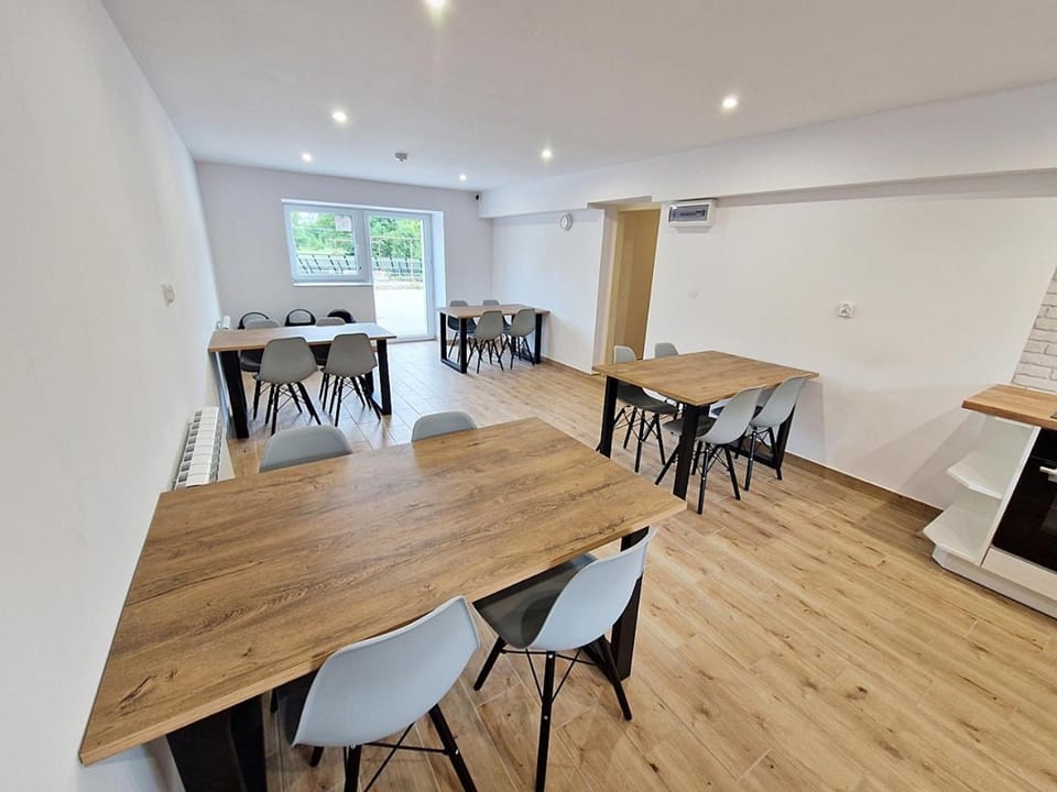 Kitchen or kitchenette, Kitchen or kitchenette, Dining area, Communal kitchen, River view, dishwasher, minibar, stove, kitchen