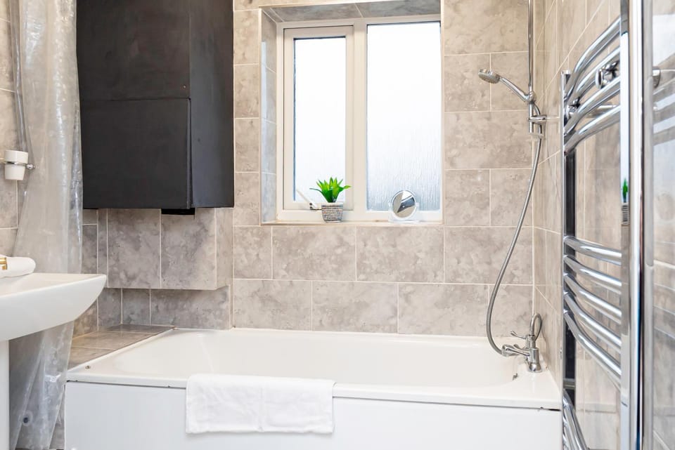 Bathroom, Bath, towels