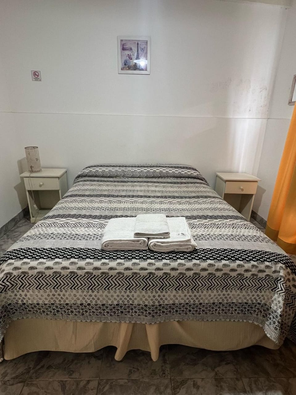 Bed, Decorative detail, towels