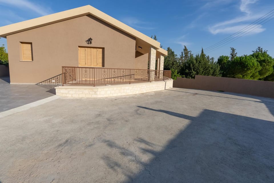 Property building, Balcony/Terrace