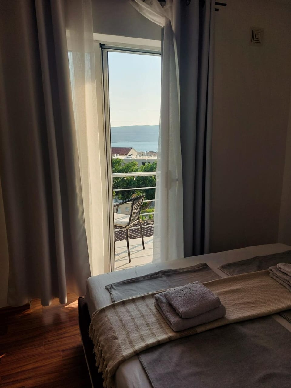 View (from property/room), Bedroom, Landmark view