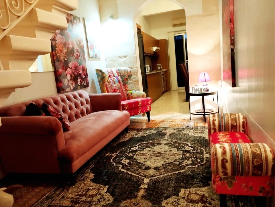 Library, Living room