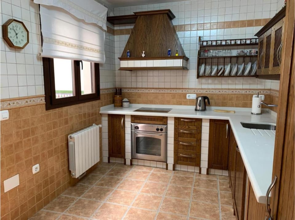 Coffee/tea facilities, Kitchen or kitchenette, dishwasher, minibar, pet friendly, stove