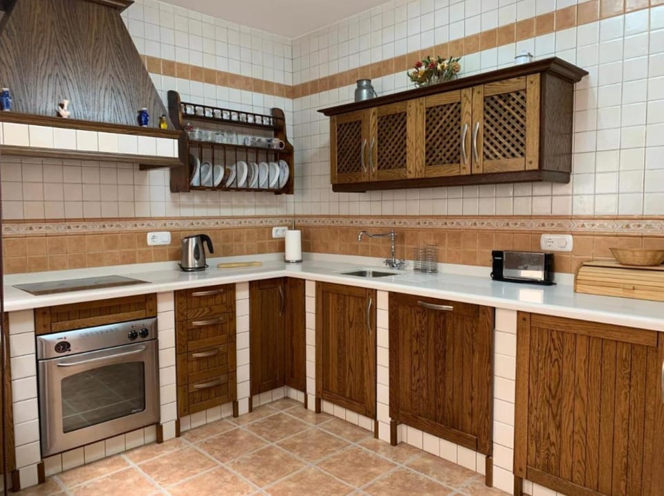 Coffee/tea facilities, Kitchen or kitchenette, dishwasher, minibar, pet friendly, stove