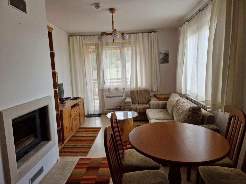TV and multimedia, Living room, flat iron