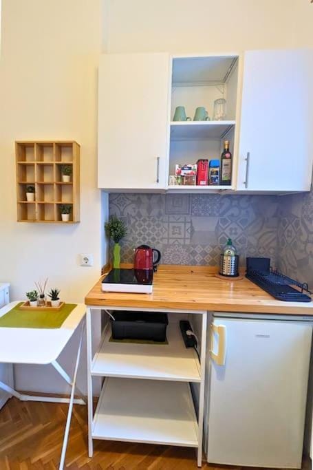 Kitchen or kitchenette, stove