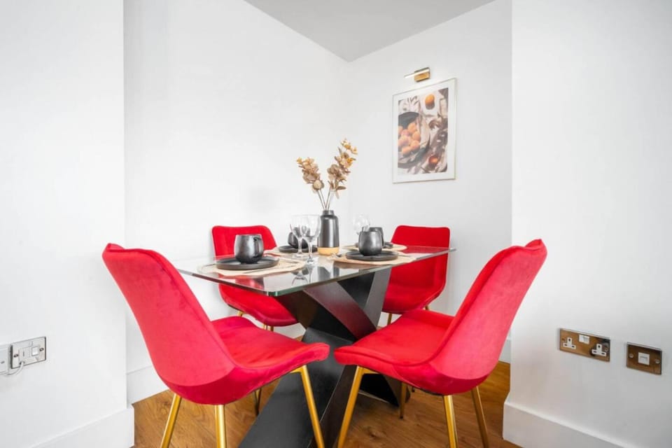 Seating area, Dining area