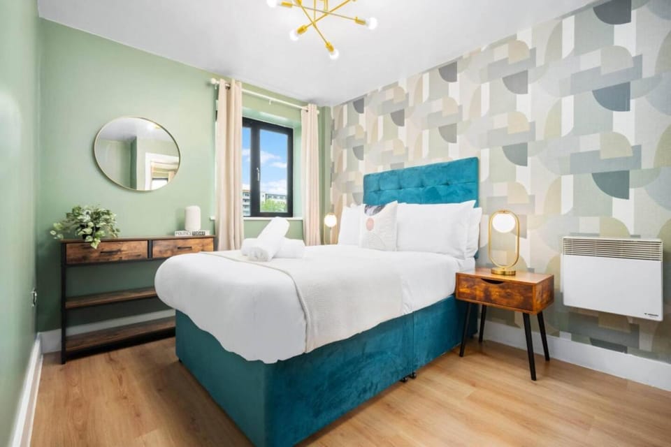 Bed, Photo of the whole room, Decorative detail, Bedroom