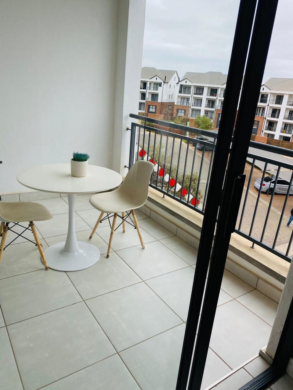 Kayalako at The Blyde - Blue Crystal Lagoon Apartment in Pretoria