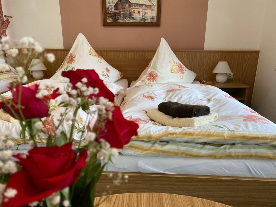 Bed, Photo of the whole room