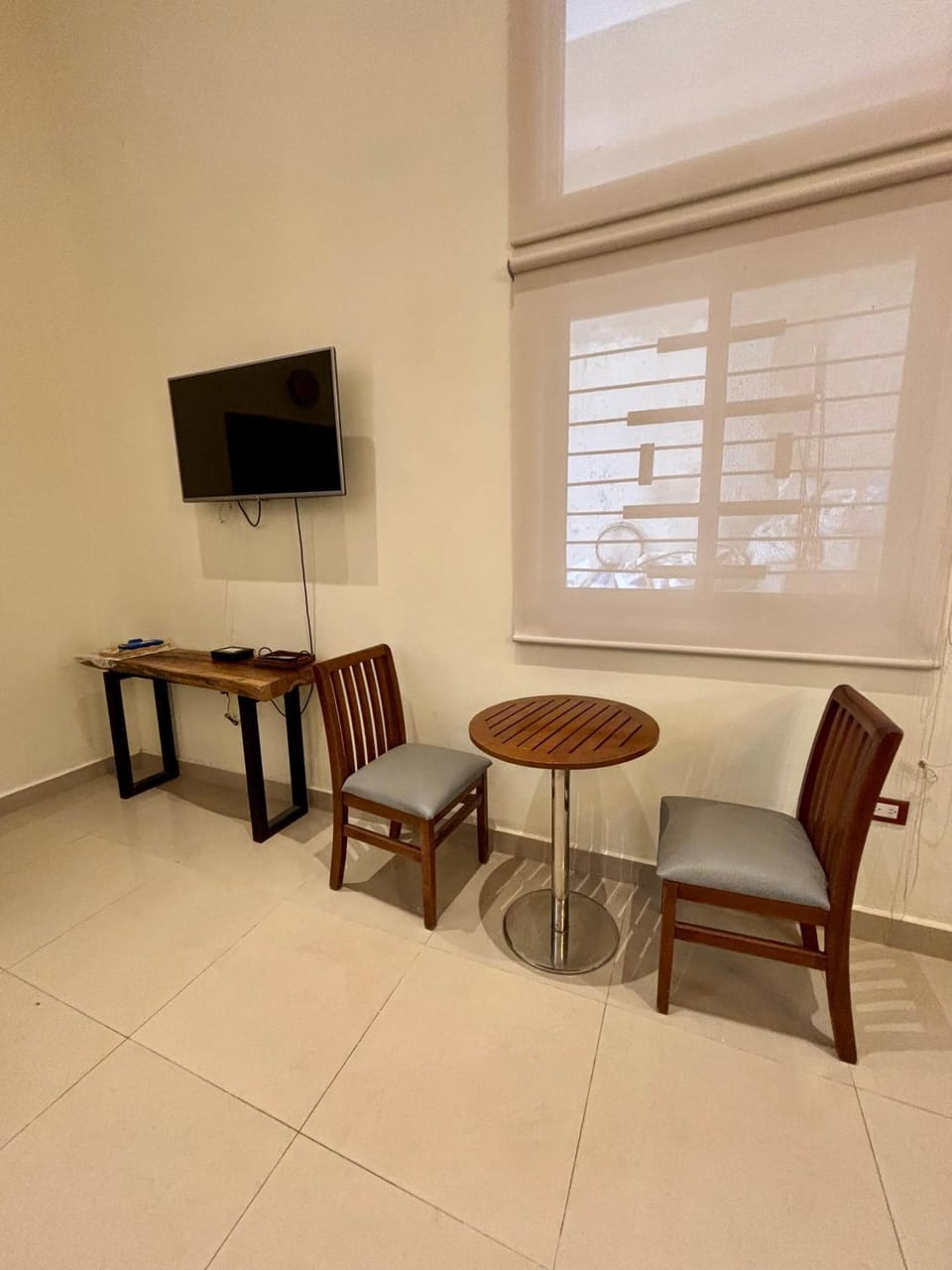 TV and multimedia, Seating area