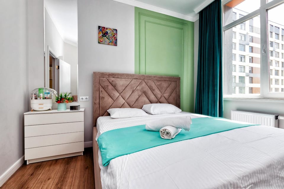 Bed, Bedroom, towels
